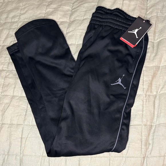 Jordan Boys’ Therma-Fit Joggers – Black Large - Picture 1 of 6